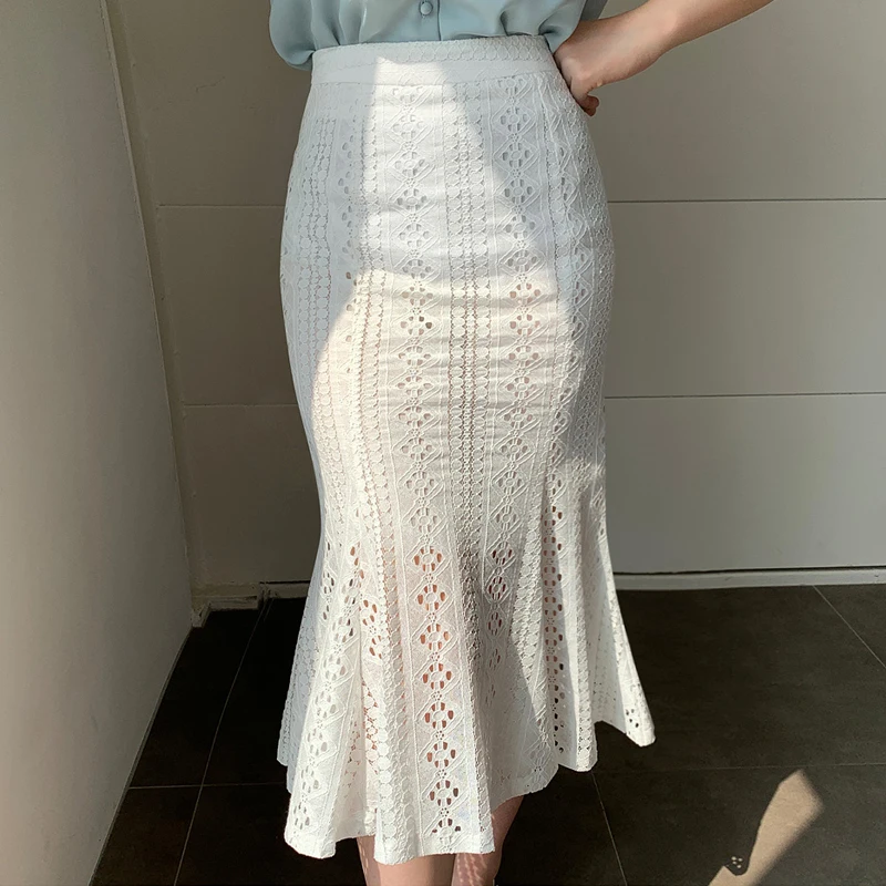 Summer Women White Fashion Cotton Embroidered Midi Skirt Female Vintage High-waist Chic Summer Fishtail Skirts
Summer Women White Fashion Cotton Embroidered Midi Skirt Female Vintage High-waist Chic Summer Fishtail Skirts