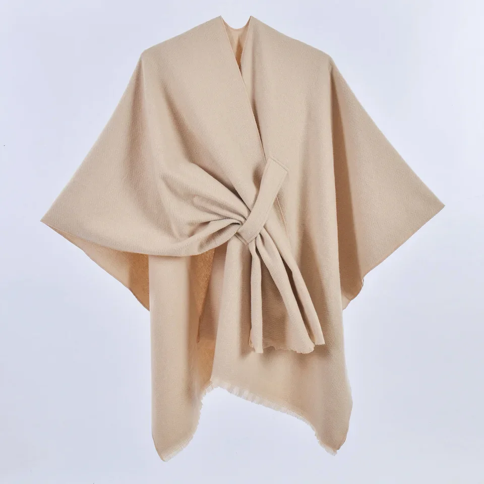 130x150cm New Women's Cape Poncho Coat, Simple Solid Color Split Front, Faux Wool Warm Winter Cloak Outerwear
130x150cm New Women's Cape Poncho Coat, Simple Solid Color Split Front, Faux Wool Warm Winter Cloak Outerwear