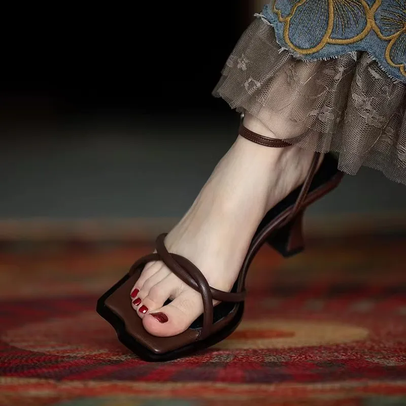 Summer Narrow Band Heel Sandals Women Thick Heel 7 CM Ankle Strap Fashion Square Toe Ladies Dress Sandalias Women's Shoes
Summer Narrow Band Heel Sandals Women Thick Heel 7 CM Ankle Strap Fashion Square Toe Ladies Dress Sandalias Women's Shoes