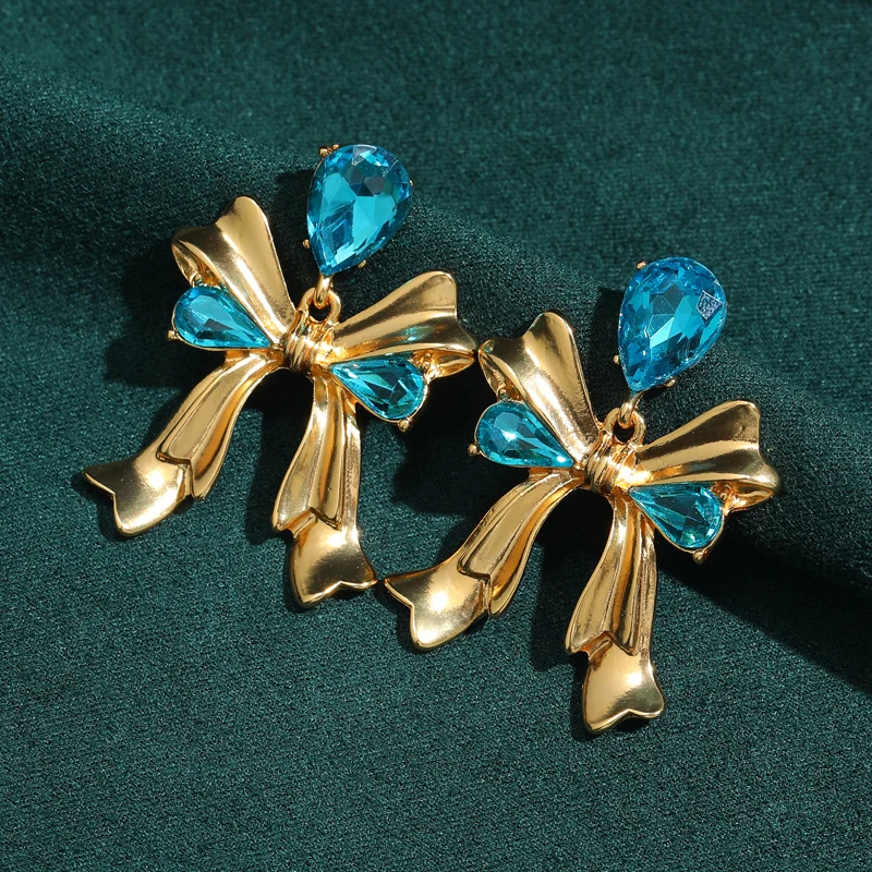 Blue Crystal Bowknot Earring Stud Girl 2026 Vintage Large Designer Antique Gold Color Jewelry New Item Valentine Day Gifts
Blue Crystal Bowknot Earring Stud Girl 2026 Vintage Large Designer Antique Gold Color Jewelry New Item Valentine Day Gifts