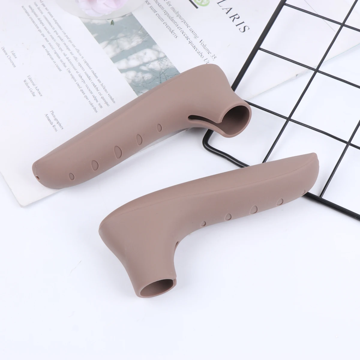 2Pcs Door Handle Cover Silicone Baby Safety Anti-static Doorknob Protector Childproof Non-slip Knob Cover Wall
2Pcs Door Handle Cover Silicone Baby Safety Anti-static Doorknob Protector Childproof Non-slip Knob Cover Wall