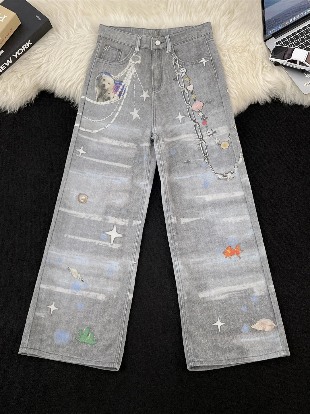 Джинсы с 3D принтом, мужские и женские свободные широкие повседневные брюки в американском стиле, прямой крой, весна-осень, модный бренд Vibe
Джинсы с 3D принтом, мужские и женские свободные широкие повседневные брюки в американском стиле, прямой крой, весна-осень, модный бренд Vibe