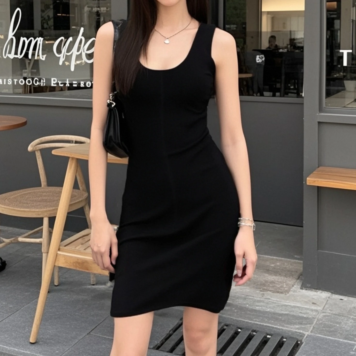 2025 New Style Women's Sleeveless Dress Simple and Elegant Design with V - neck and Slim Fit for Both Casual y2k
2025 New Style Women's Sleeveless Dress Simple and Elegant Design with V - neck and Slim Fit for Both Casual y2k