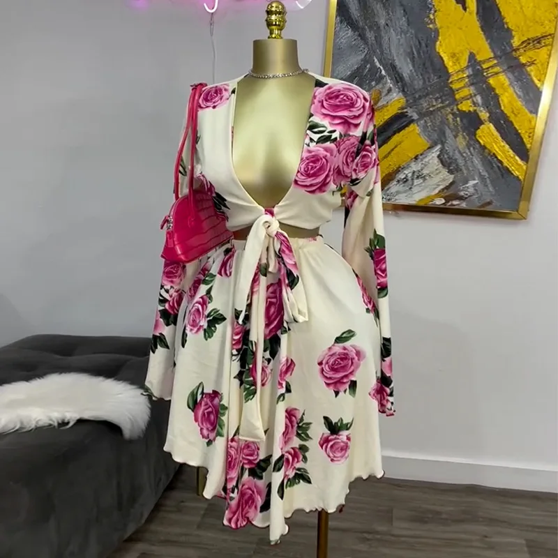 Women's Printed V-Neck Flared Sleeve Lace Up Shirt & High Waist A-Line Skirt Sets Sweet & Fresh Skirts Outfits Two-Piece Set
Women's Printed V-Neck Flared Sleeve Lace Up Shirt & High Waist A-Line Skirt Sets Sweet & Fresh Skirts Outfits Two-Piece Set