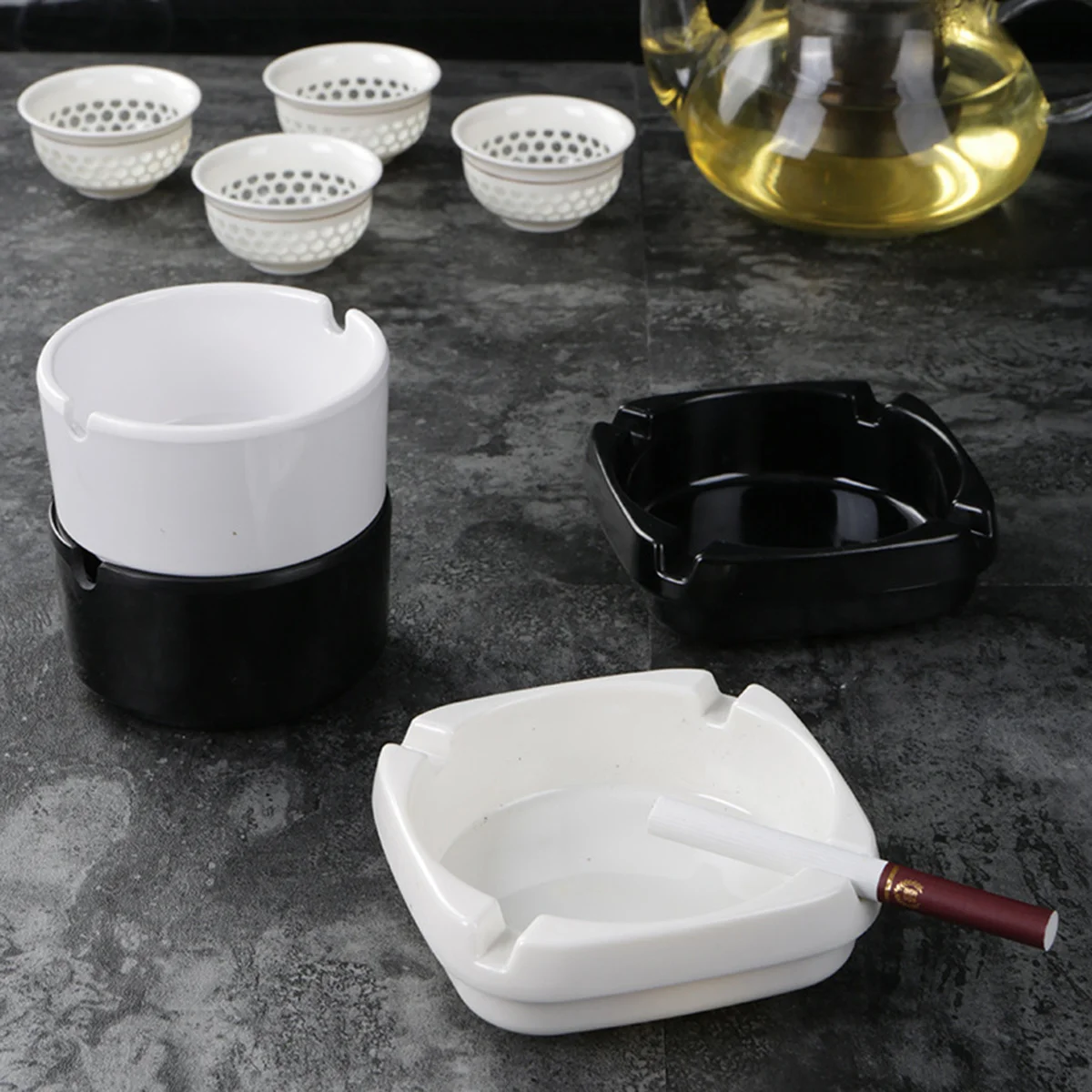 Black Round Shape Ashtray Made Of Melamine Material Household Smoking Tray For Patio Garden Bar Imitation Porcelain
Black Round Shape Ashtray Made Of Melamine Material Household Smoking Tray For Patio Garden Bar Imitation Porcelain