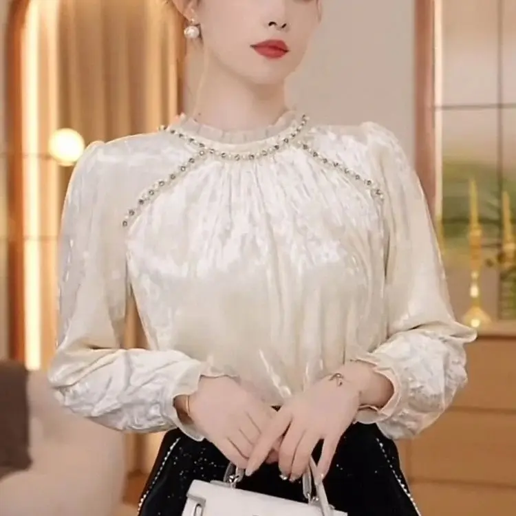 French Style Fashion 2024 Spring and Autumn New Top French Women's V-neck Black Velvet Base Top Design Sense Niche Top LX603
French Style Fashion 2024 Spring and Autumn New Top French Women's V-neck Black Velvet Base Top Design Sense Niche Top LX603