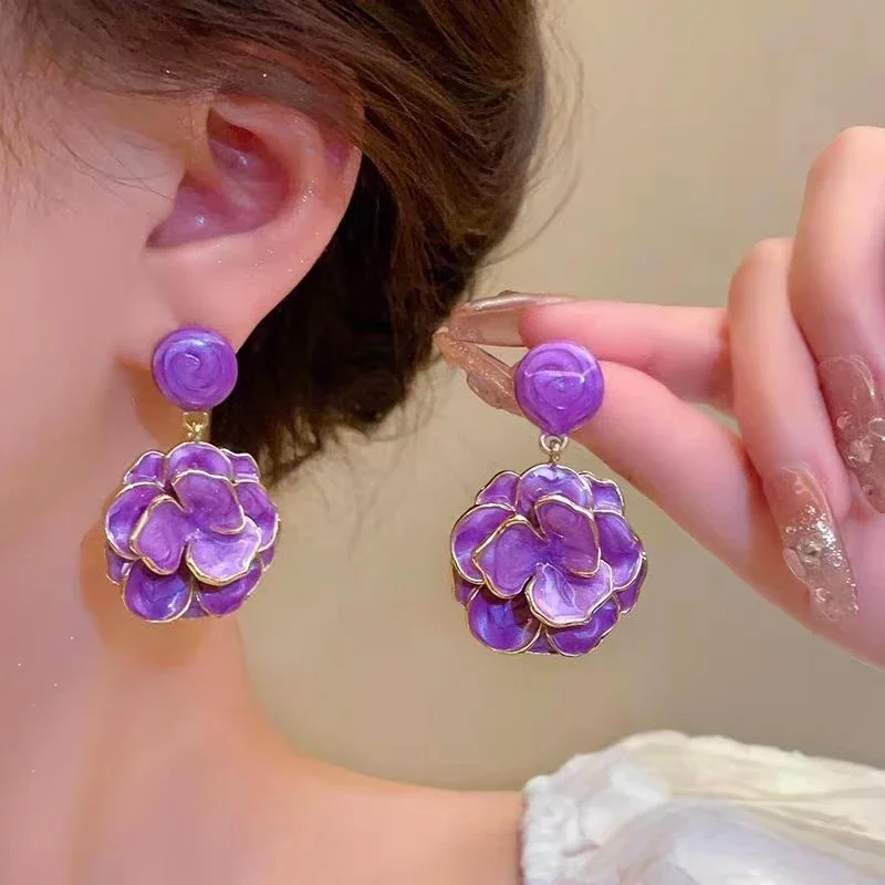 French Elegant Purple Oil Dripping Flower Pendant Stud Earrings for Women New Retro Exquisite Sweet Ladies Party Trend Jewelry
French Elegant Purple Oil Dripping Flower Pendant Stud Earrings for Women New Retro Exquisite Sweet Ladies Party Trend Jewelry