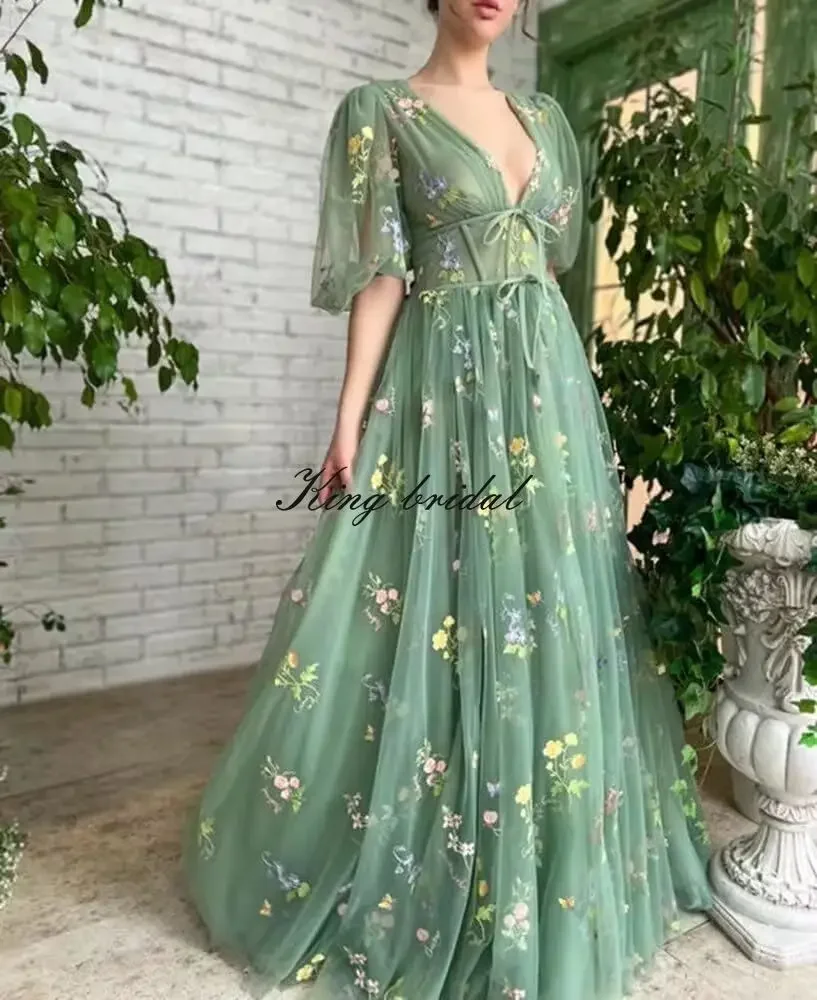 Tulle Prom Dresses Maxi A Line V Neck Fairy Formal Evening Party Gown Bridesmaid Dresses Women's Long Sleeve Flower Embroidery
Tulle Prom Dresses Maxi A Line V Neck Fairy Formal Evening Party Gown Bridesmaid Dresses Women's Long Sleeve Flower Embroidery