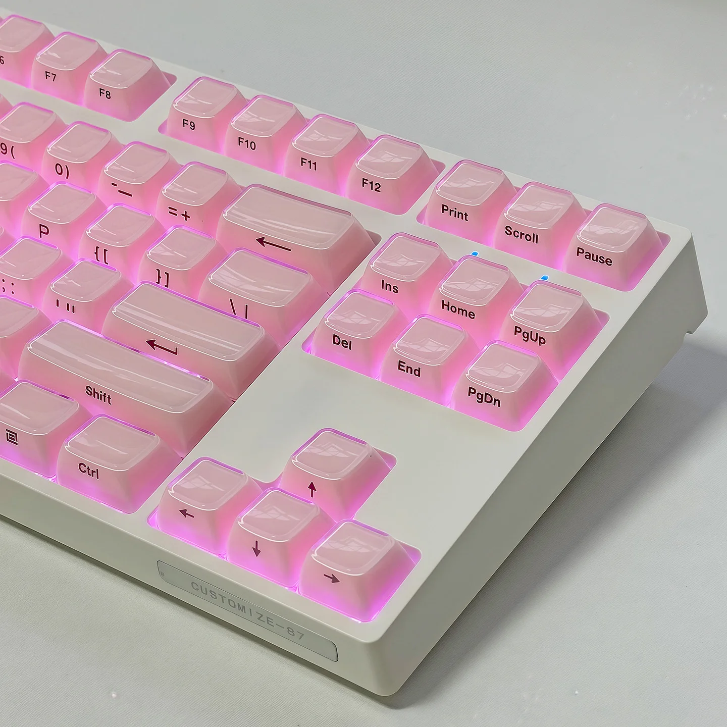 Jelly powder side engraved keycap 0EM small full set of 136 keys PC transparent magnetic axis keyboard
Jelly powder side engraved keycap 0EM small full set of 136 keys PC transparent magnetic axis keyboard