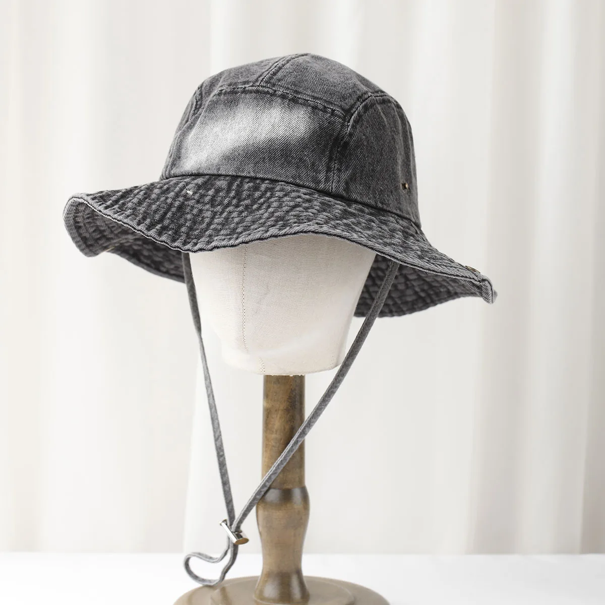 Bucket Hat Denim Women Big Brim String Sunshine Protection Accessory For Summer Fishing Climbing Outdoor Holiday
Bucket Hat Denim Women Big Brim String Sunshine Protection Accessory For Summer Fishing Climbing Outdoor Holiday