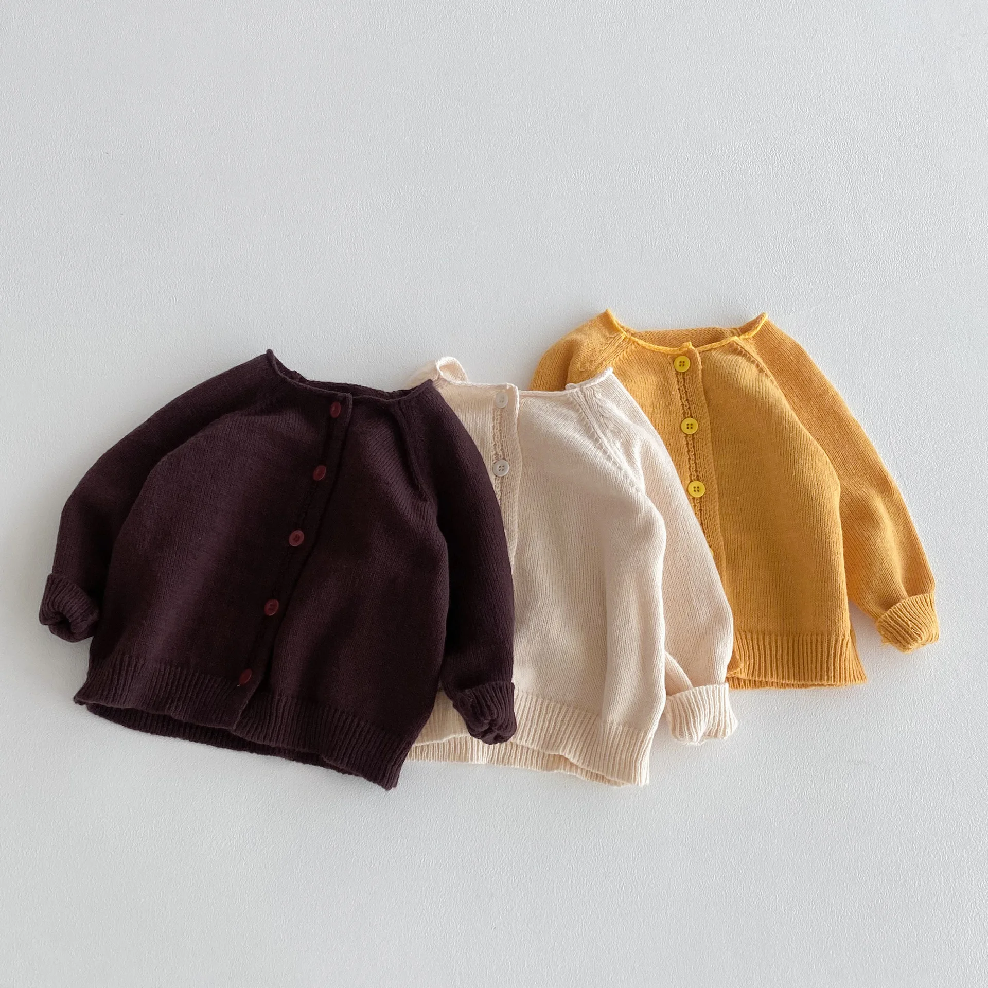 2025 осеннее новое детское вязаное пальто с длинными рукавами, однотонное хлопковое вязаное пальто для мальчиков и девочек, детская повседневная куртка, детский свитер, пальто
2025 осеннее новое детское вязаное пальто с длинными рукавами, однотонное хлопковое вязаное пальто для мальчиков и девочек, детская повседневная куртка, детский свитер, пальто