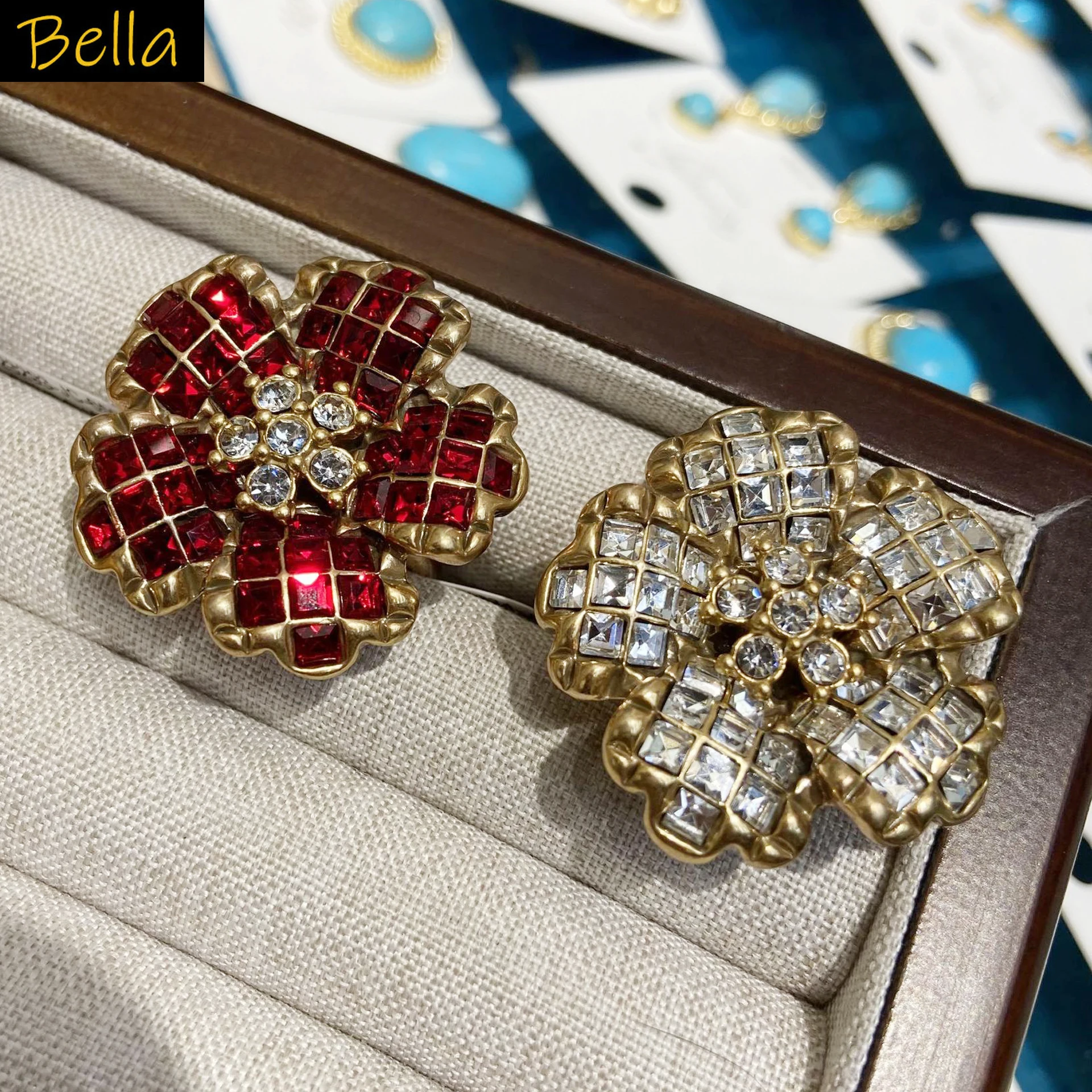 Antiqued flower ring for women metal gold color vintage jewelry large floral ring red white petal
Antiqued flower ring for women metal gold color vintage jewelry large floral ring red white petal