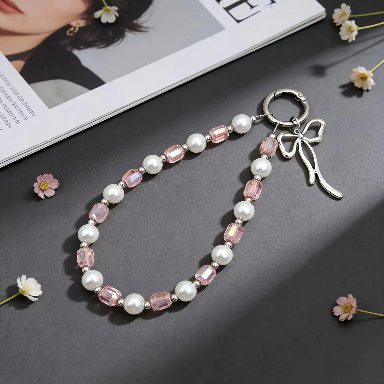 Ins style pink crystal pearl phone chain, girl's heart butterfly bow hanging rope bag, keychain, anti loss pendant
Ins style pink crystal pearl phone chain, girl's heart butterfly bow hanging rope bag, keychain, anti loss pendant