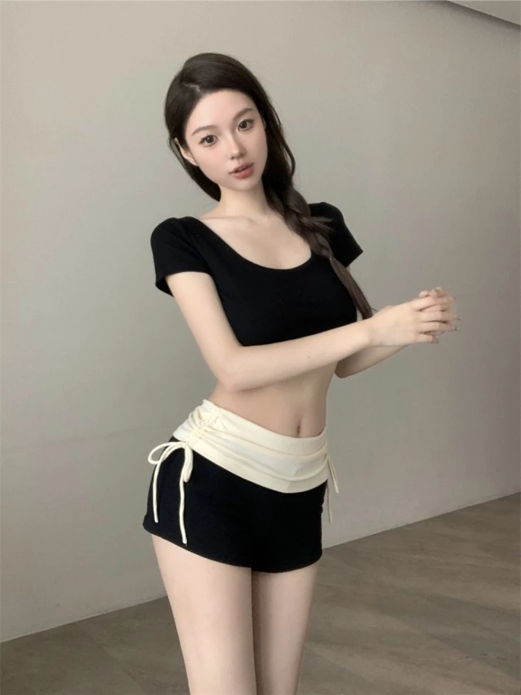 Fashionable Sexy Style Color Block High Waist Gathered Casual Women's Stretch Bodycon Shorts for 2026 Summer Trend
Fashionable Sexy Style Color Block High Waist Gathered Casual Women's Stretch Bodycon Shorts for 2026 Summer Trend