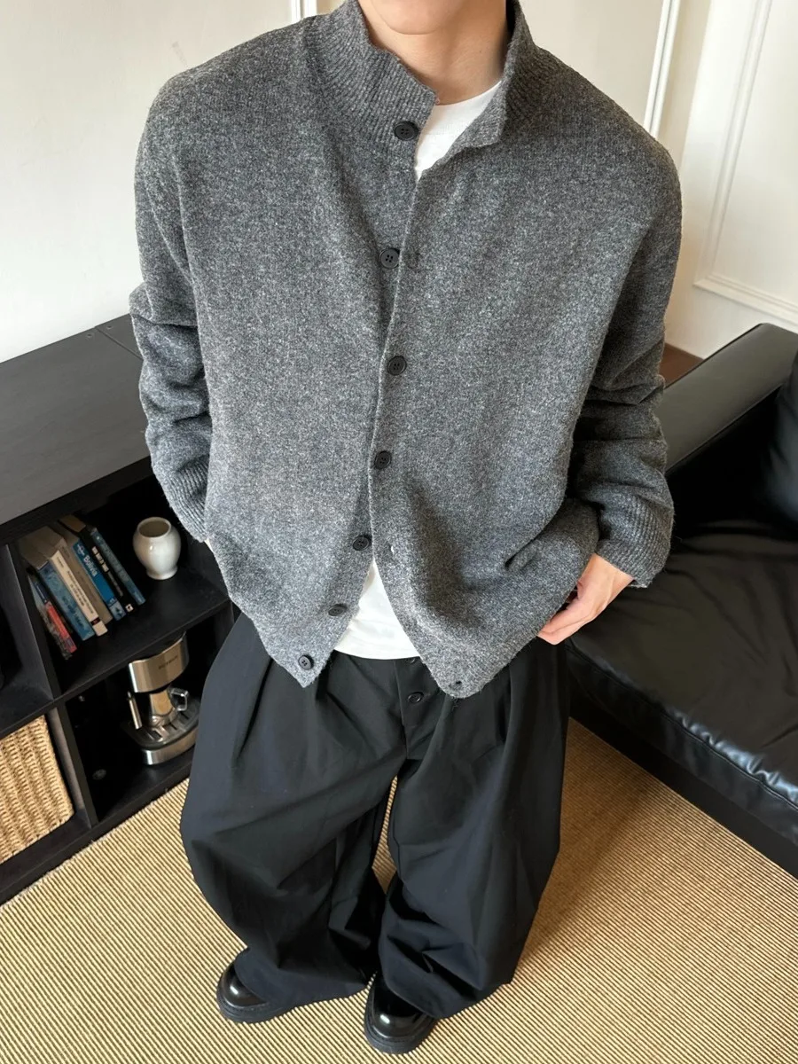 Подростковый американский ретро ленивый Sle ay джентльменский вязаный открытый кардиган с воротником-стойкой, повседневный свитер для пар, пальто из мягкого полиэстера...
Подростковый американский ретро ленивый Sle ay джентльменский вязаный открытый кардиган с воротником-стойкой, повседневный свитер для пар, пальто из мягкого полиэстера...