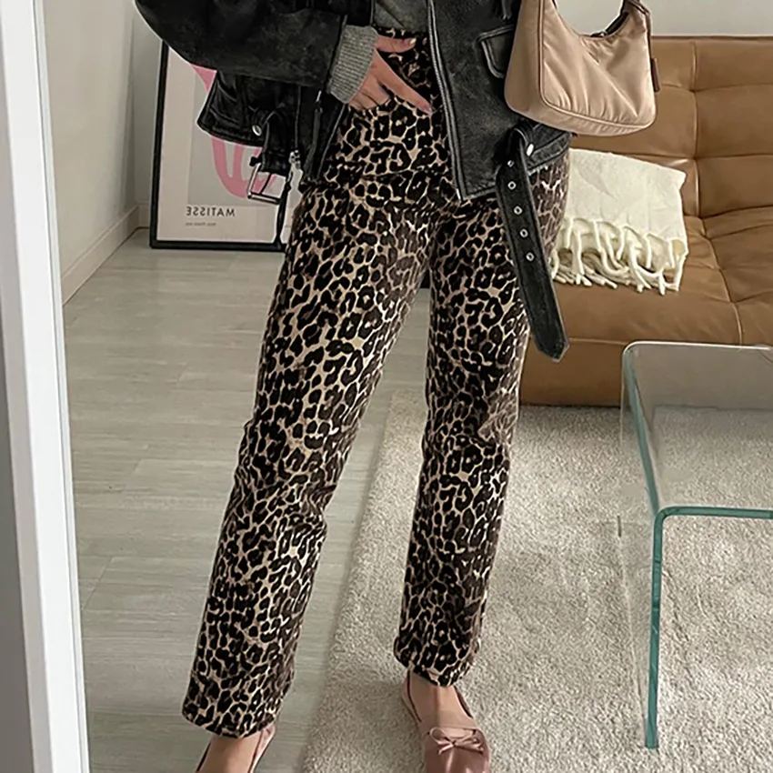 Spring new sexy leopard print high waisted straight leg pants, retro fashion commuting personalized versatile pants
Spring new sexy leopard print high waisted straight leg pants, retro fashion commuting personalized versatile pants