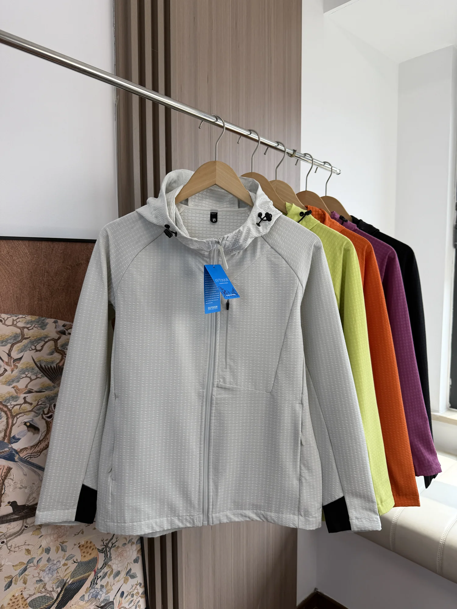 Men's Outdoor Breathable Lightweight Jacket Spring Summer Sporty Fleece-Lined Hooded Zipper Closure Long Sleeve Casual Coat
Men's Outdoor Breathable Lightweight Jacket Spring Summer Sporty Fleece-Lined Hooded Zipper Closure Long Sleeve Casual Coat