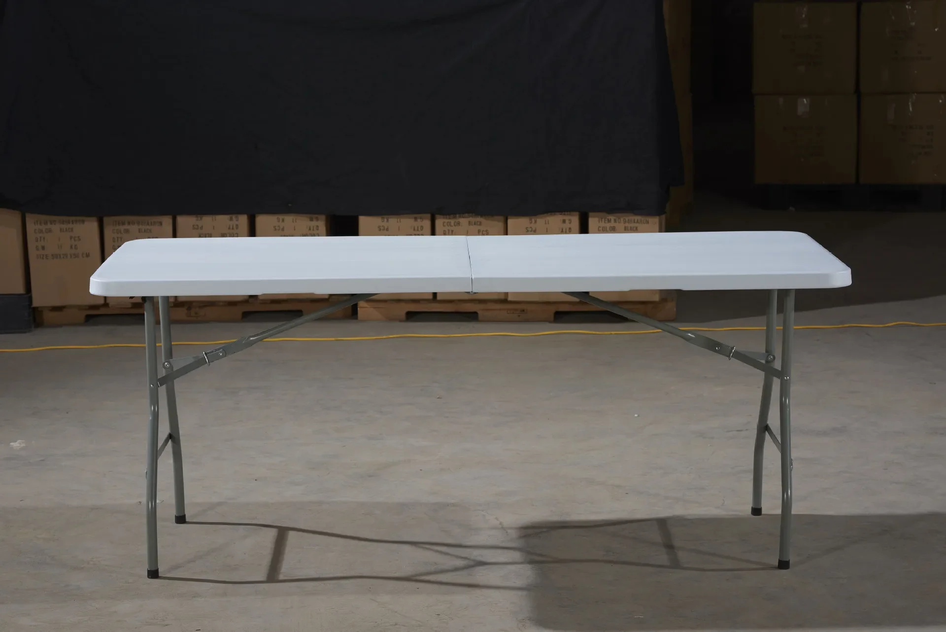 # Простой складной стол длиной 1,8 метра для улицы. Складной пластиковый стол для улицы. Портативное складное сиденье.
# Простой складной стол длиной 1,8 метра для улицы. Складной пластиковый стол для улицы. Портативное складное сиденье.