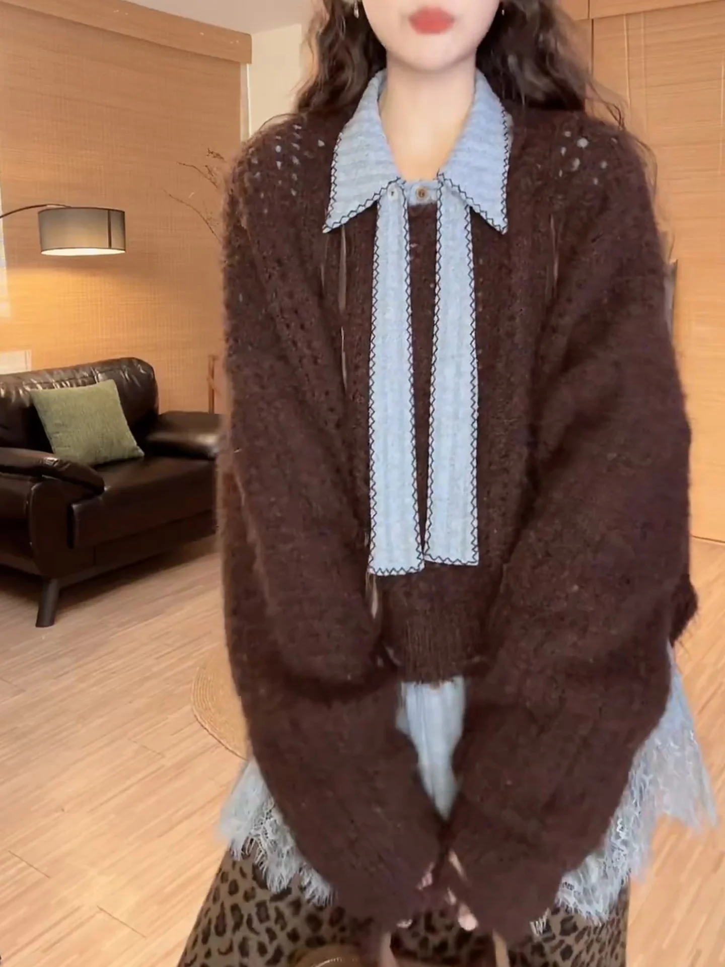 Модный коричневый ажурный длинный вязаный топ в корейском стиле, свободного кроя, для женщин, согревающий
Модный коричневый ажурный длинный вязаный топ в корейском стиле, свободного кроя, для женщин, согревающий