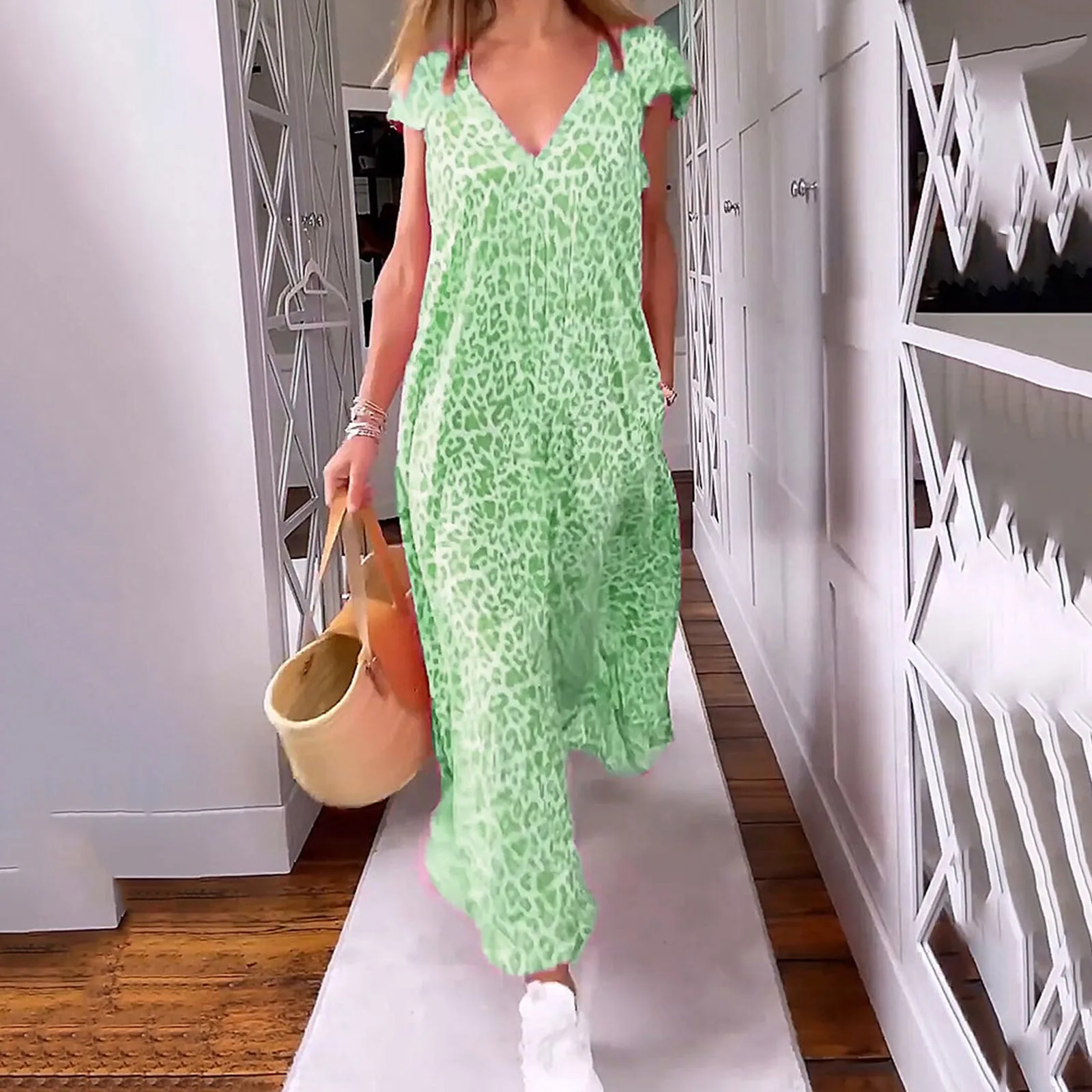 Womens Casual Boho Floral Dress Summer Fashion Loose V Neck Short Sleeve Flowy Pleated A Line Elegant Women Beach Maxi Sundress
Womens Casual Boho Floral Dress Summer Fashion Loose V Neck Short Sleeve Flowy Pleated A Line Elegant Women Beach Maxi Sundress