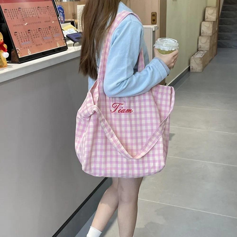 Letter Plaid Shoulder Bag Candy Color Light Weight Canvas Tote Bag Purse Korean Style Large Capacity Crossbody Bag Student
Letter Plaid Shoulder Bag Candy Color Light Weight Canvas Tote Bag Purse Korean Style Large Capacity Crossbody Bag Student