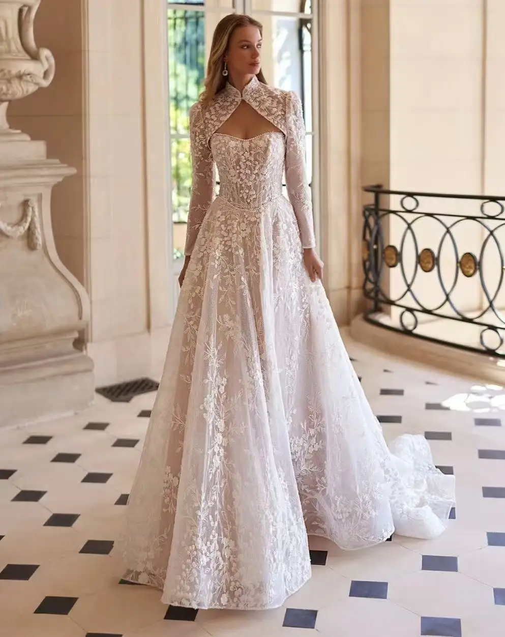 Customized Graceful Pearls Lace Appliques Wedding Dress With Detachable Train Charming A-line Long Bridal Gown Dresses For Bride
Customized Graceful Pearls Lace Appliques Wedding Dress With Detachable Train Charming A-line Long Bridal Gown Dresses For Bride