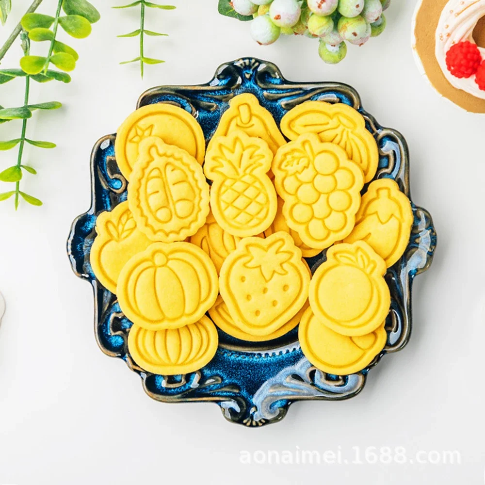 Small Sized Vegetables and Fruits Cookies Mold 3D Cartoon Cookie Cutting Mold DIY Baking Tool
Small Sized Vegetables and Fruits Cookies Mold 3D Cartoon Cookie Cutting Mold DIY Baking Tool