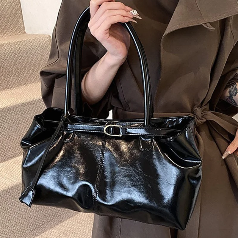 Retro Fashion Handbag High-end Simple Pu Shiny Leather Women's Shoulder Bag Casual Commuting Shopping Travel Underarm Tote Bag
Retro Fashion Handbag High-end Simple Pu Shiny Leather Women's Shoulder Bag Casual Commuting Shopping Travel Underarm Tote Bag