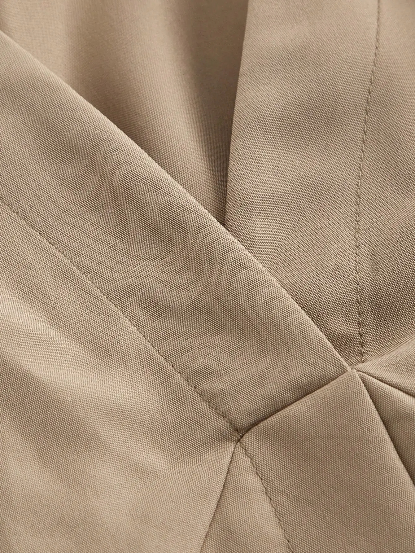 Elegant Solid Long Sleeve Shirt Dress With Waist Cinching And Puff Sleeves
Elegant Solid Long Sleeve Shirt Dress With Waist Cinching And Puff Sleeves