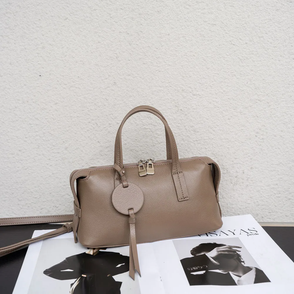 Bestseller Genuine Leather Women Crossbody Bag Retro Cowhide Handbag Solid Color Fashion Shoulder Bag Daily Casual Ladies Bags
Bestseller Genuine Leather Women Crossbody Bag Retro Cowhide Handbag Solid Color Fashion Shoulder Bag Daily Casual Ladies Bags