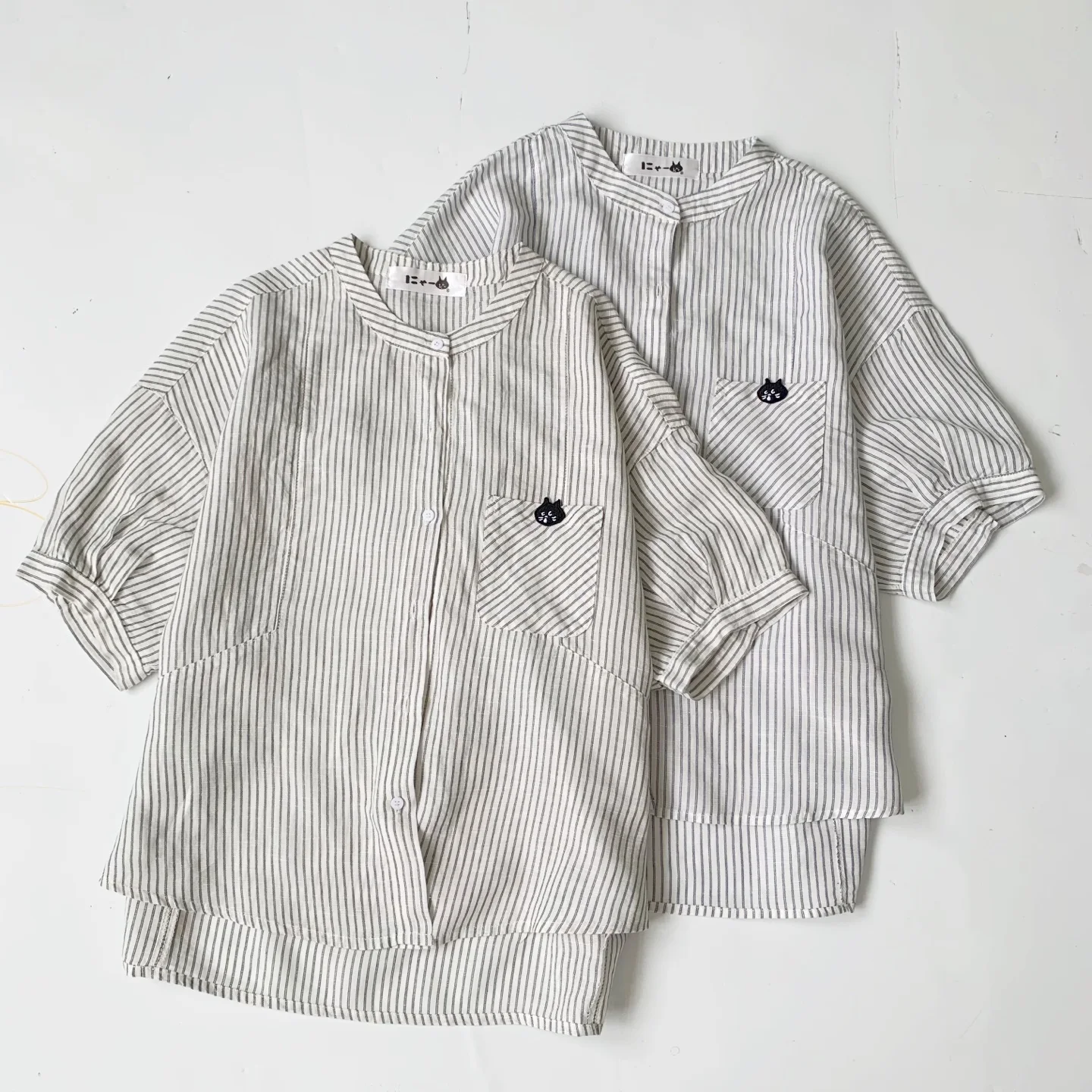 Surprised Japanese Sle Women's irt Vertical Stripes Loose Fit Casual Versatile Slimming Cotton Button up Top 
Surprised Japanese Sle Women's irt Vertical Stripes Loose Fit Casual Versatile Slimming Cotton Button up Top