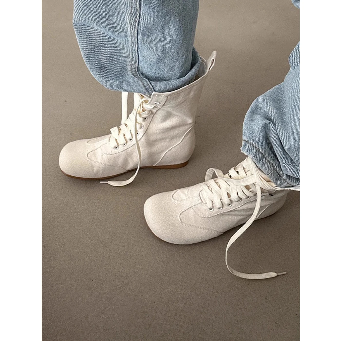 Retro High Top Boots Commuter Style Men Women Flat Bottom Trendy Boxing Canvas Tie round Toe Boots Warm Winter Shoes
Retro High Top Boots Commuter Style Men Women Flat Bottom Trendy Boxing Canvas Tie round Toe Boots Warm Winter Shoes