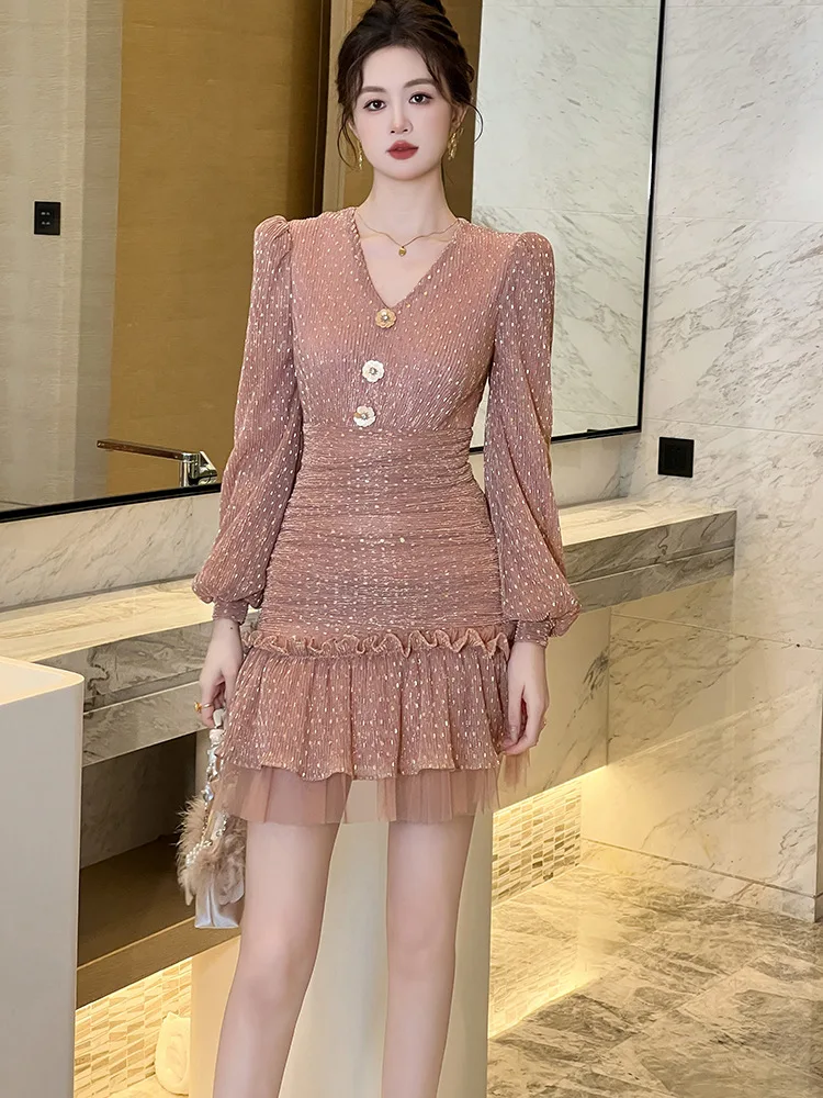 Autumn New Women's French V Neck Elegant Waist-Covering Hip Design Mesh Fishtail Dress
Autumn New Women's French V Neck Elegant Waist-Covering Hip Design Mesh Fishtail Dress