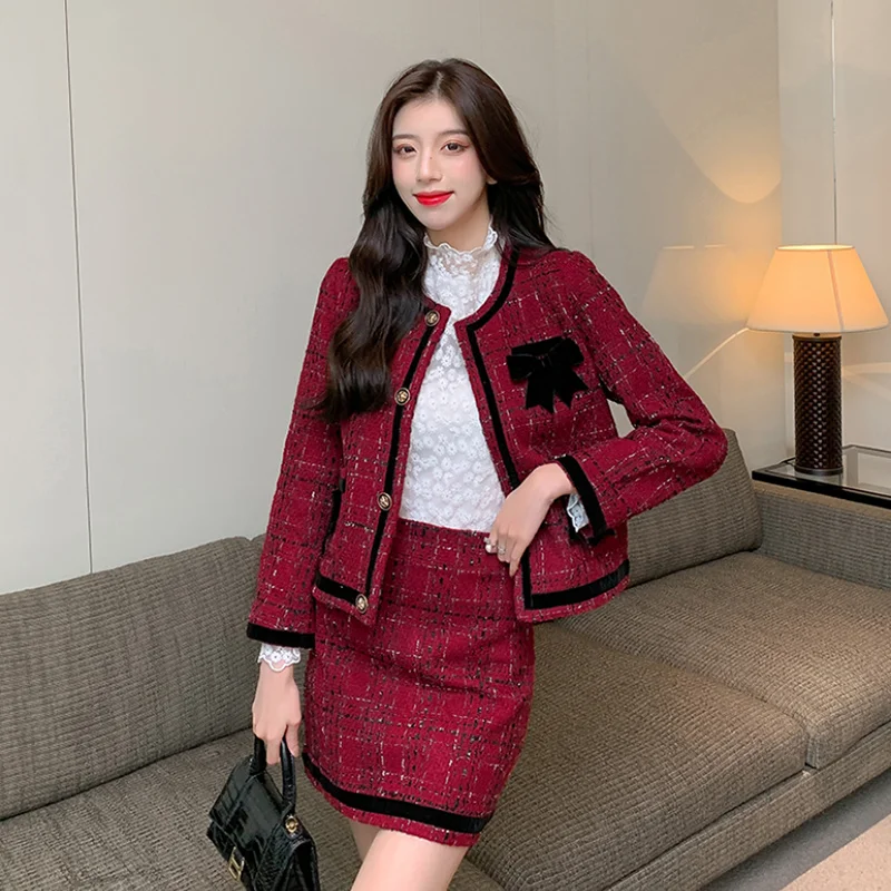 Women's Bright Silk Jacket and Short Skirt, Professional Suits, Spring Tweed, Loose Bow, Female Fashion, New, 2 Pcs
Women's Bright Silk Jacket and Short Skirt, Professional Suits, Spring Tweed, Loose Bow, Female Fashion, New, 2 Pcs