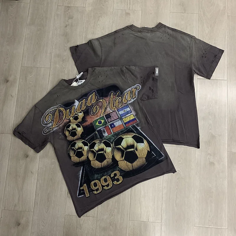 26ss DUAA T-Shirt American Street Football Print Washed Distressed Ripped Rhinestone Vintage Men Women Tee
26ss DUAA T-Shirt American Street Football Print Washed Distressed Ripped Rhinestone Vintage Men Women Tee
