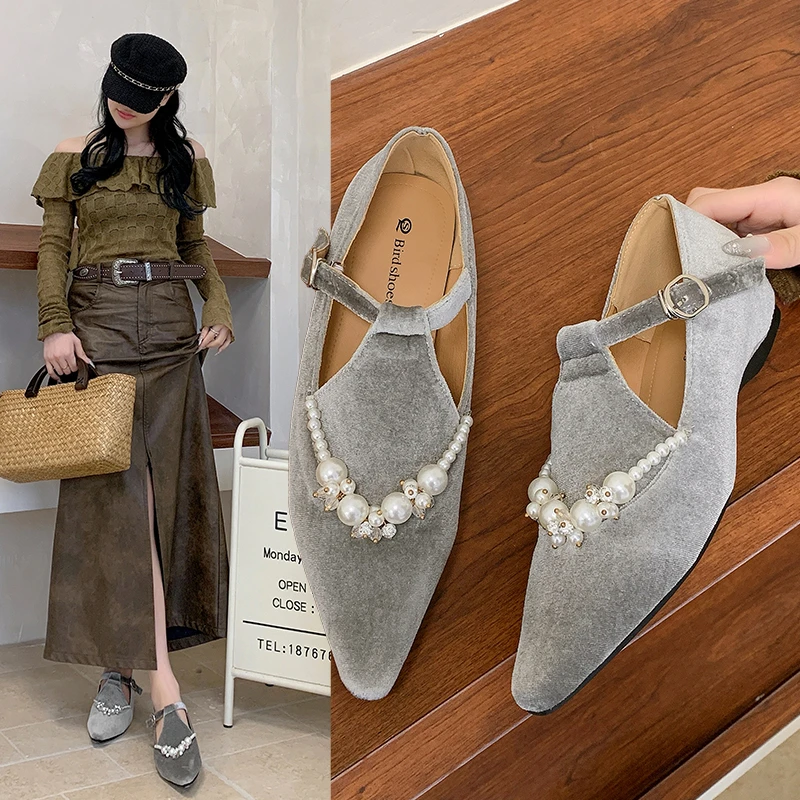 French-style Pointed Low-cut Single Shoes for Women with Metal Buckleinternal Height Increase, Versatile Slip-on Commuting Shoes
French-style Pointed Low-cut Single Shoes for Women with Metal Buckleinternal Height Increase, Versatile Slip-on Commuting Shoes