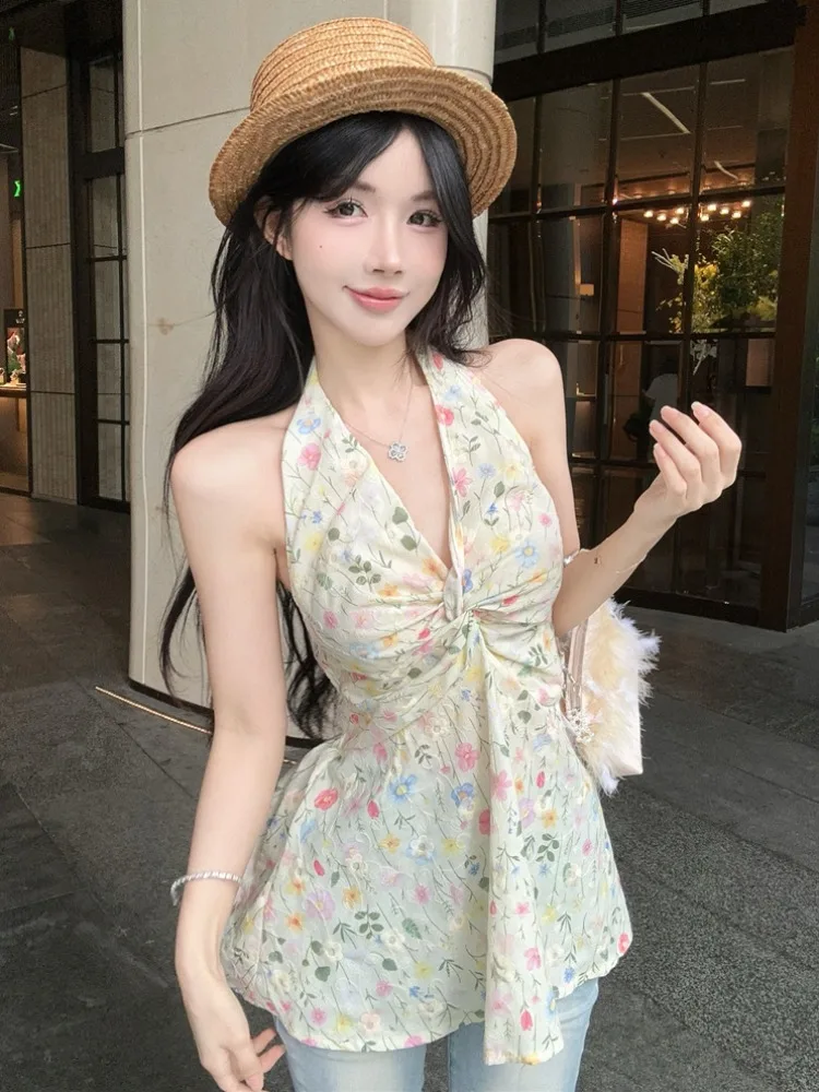 Sweet Knot Neck Strap Vest Women's Slim Fit Printed Fashion Top Korean Style Breathable Summer New Arrival Citywalk Wear
Sweet Knot Neck Strap Vest Women's Slim Fit Printed Fashion Top Korean Style Breathable Summer New Arrival Citywalk Wear
