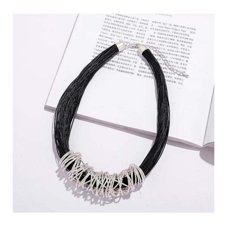 Jewelry Explosive Metal Wire Elbow Hollow Clavicle Ladies Multilayer Wax Rope Short Necklace
Jewelry Explosive Metal Wire Elbow Hollow Clavicle Ladies Multilayer Wax Rope Short Necklace