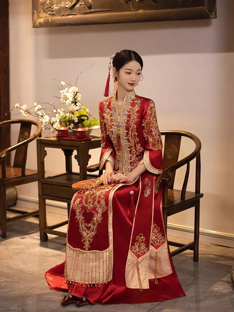 Silk Satin Wedding Dress Low Neck Thin Summer New Bride out of Marriage Wedding Gown Long Sleeve Embroidered Chines...
Silk Satin Wedding Dress Low Neck Thin Summer New Bride out of Marriage Wedding Gown Long Sleeve Embroidered Chines...
