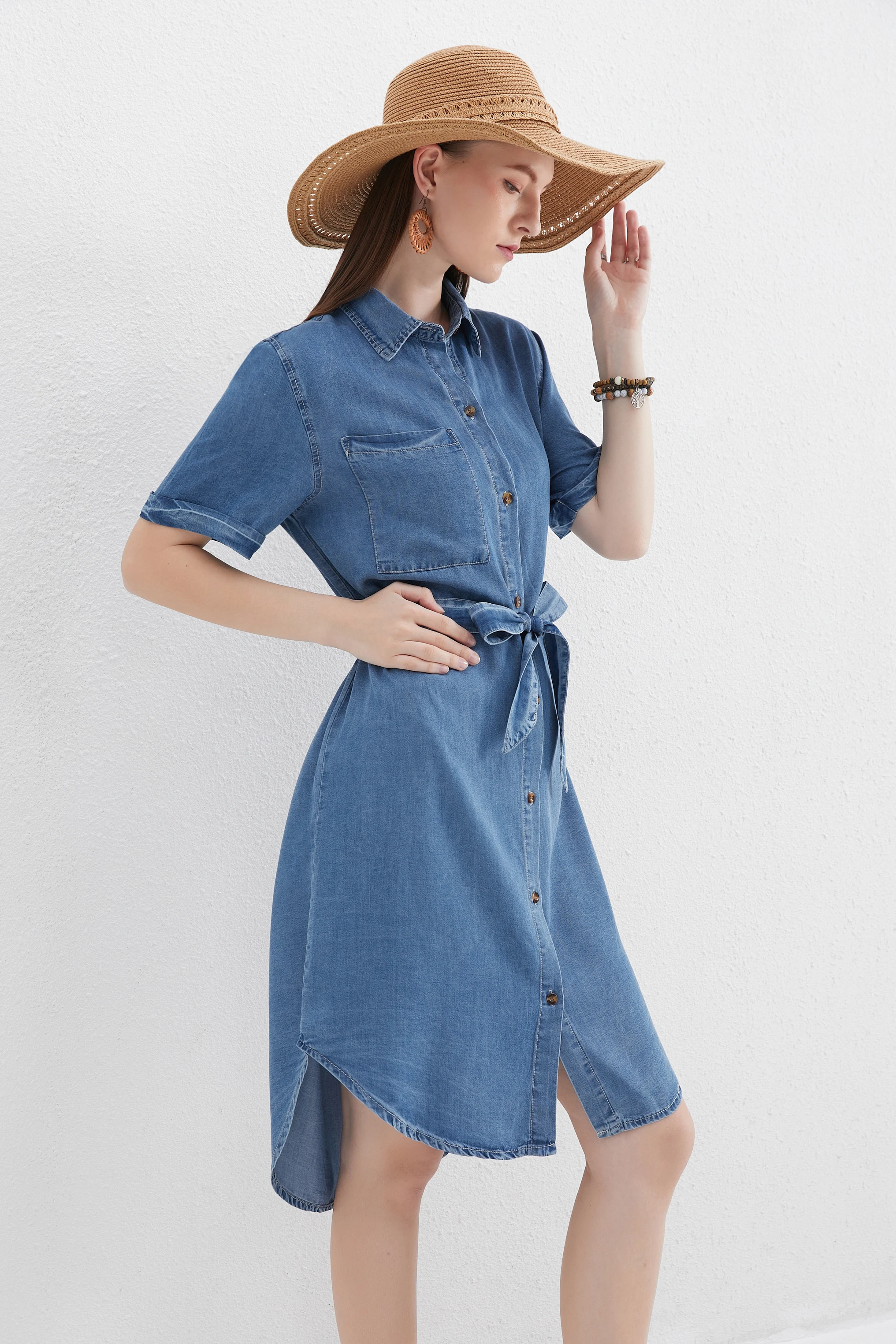 ZMTUO Women's summer new retro short-sleeved mid-length style with a cinched waist dress
ZMTUO Women's summer new retro short-sleeved mid-length style with a cinched waist dress