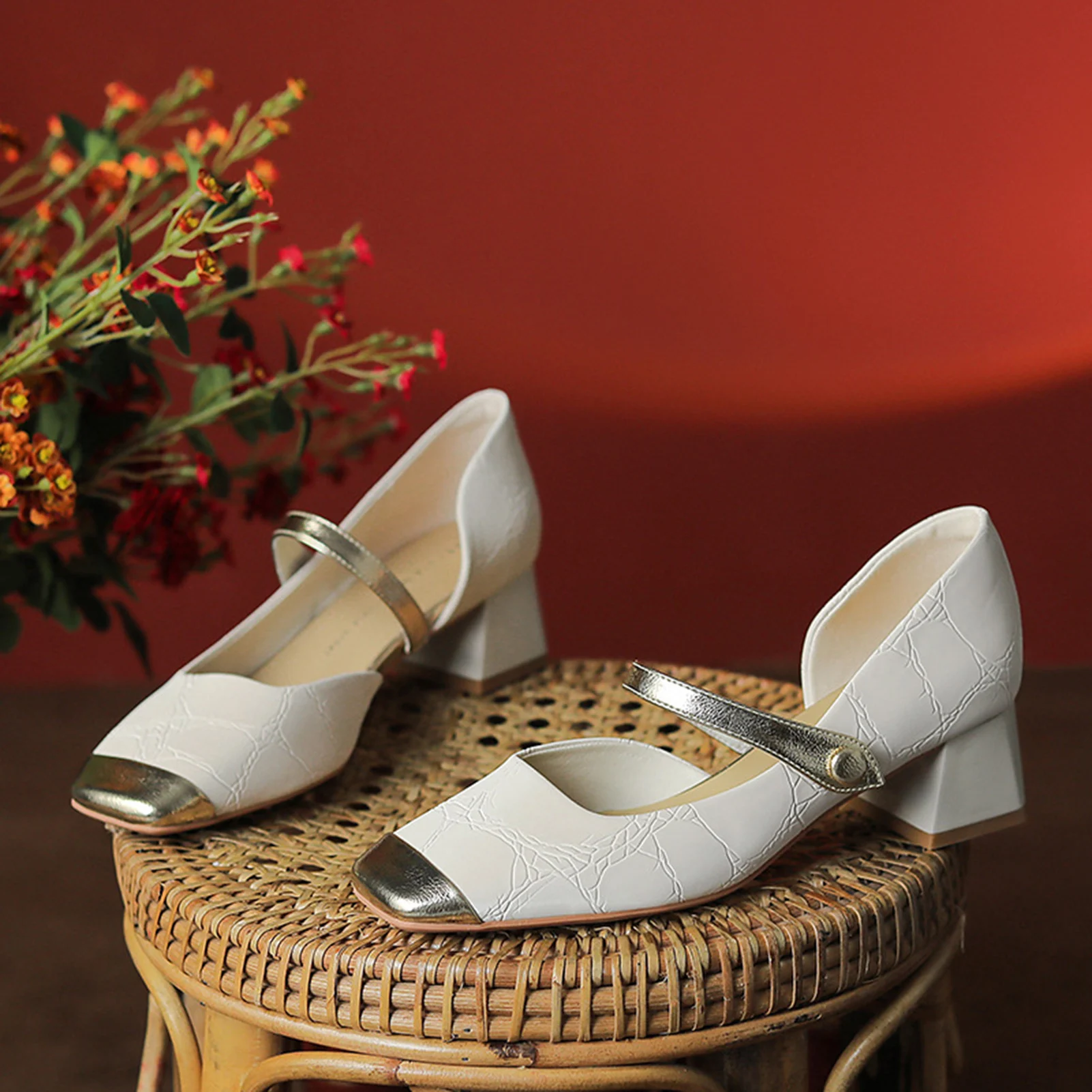 Женская износостойкая нескользящая обувь на плоской подошве в стиле ретро 
Женская износостойкая нескользящая обувь на плоской подошве в стиле ретро