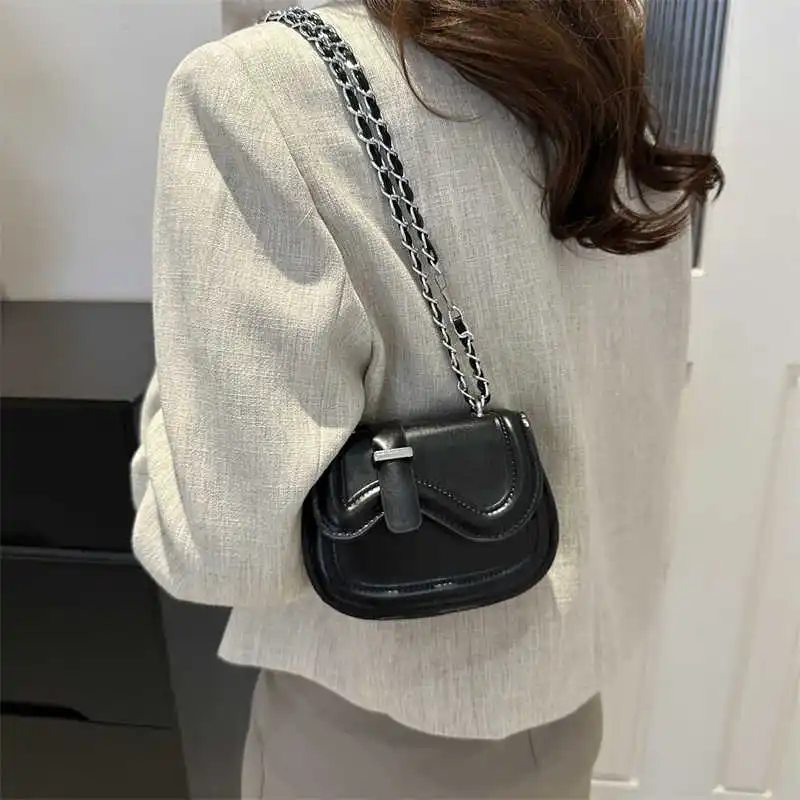 Cute Mini Chain Crossbody Bag High Quality PU Leather Women's Lipstick Small Shoulder Bags Girls Fashion Coin Purse
Cute Mini Chain Crossbody Bag High Quality PU Leather Women's Lipstick Small Shoulder Bags Girls Fashion Coin Purse