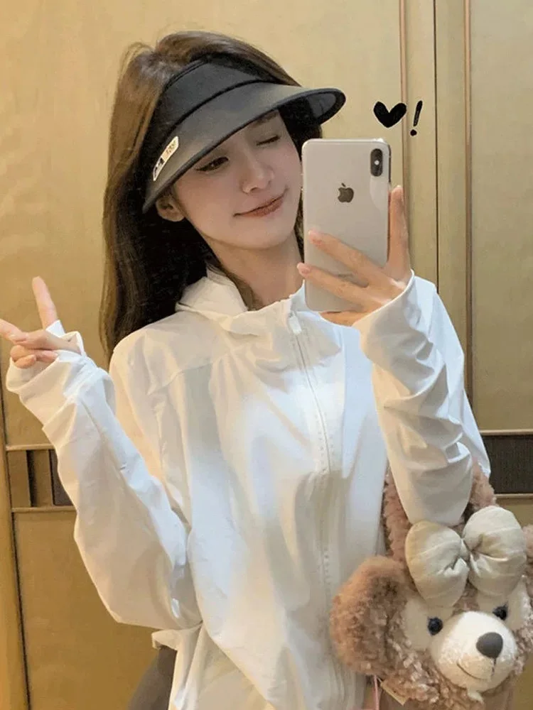 White Ice Silk Women's Loose UV Protection Clothing Summer 2026 New Style Fashionable Sunscreen Outerwear Breathable Thin Coat
White Ice Silk Women's Loose UV Protection Clothing Summer 2026 New Style Fashionable Sunscreen Outerwear Breathable Thin Coat