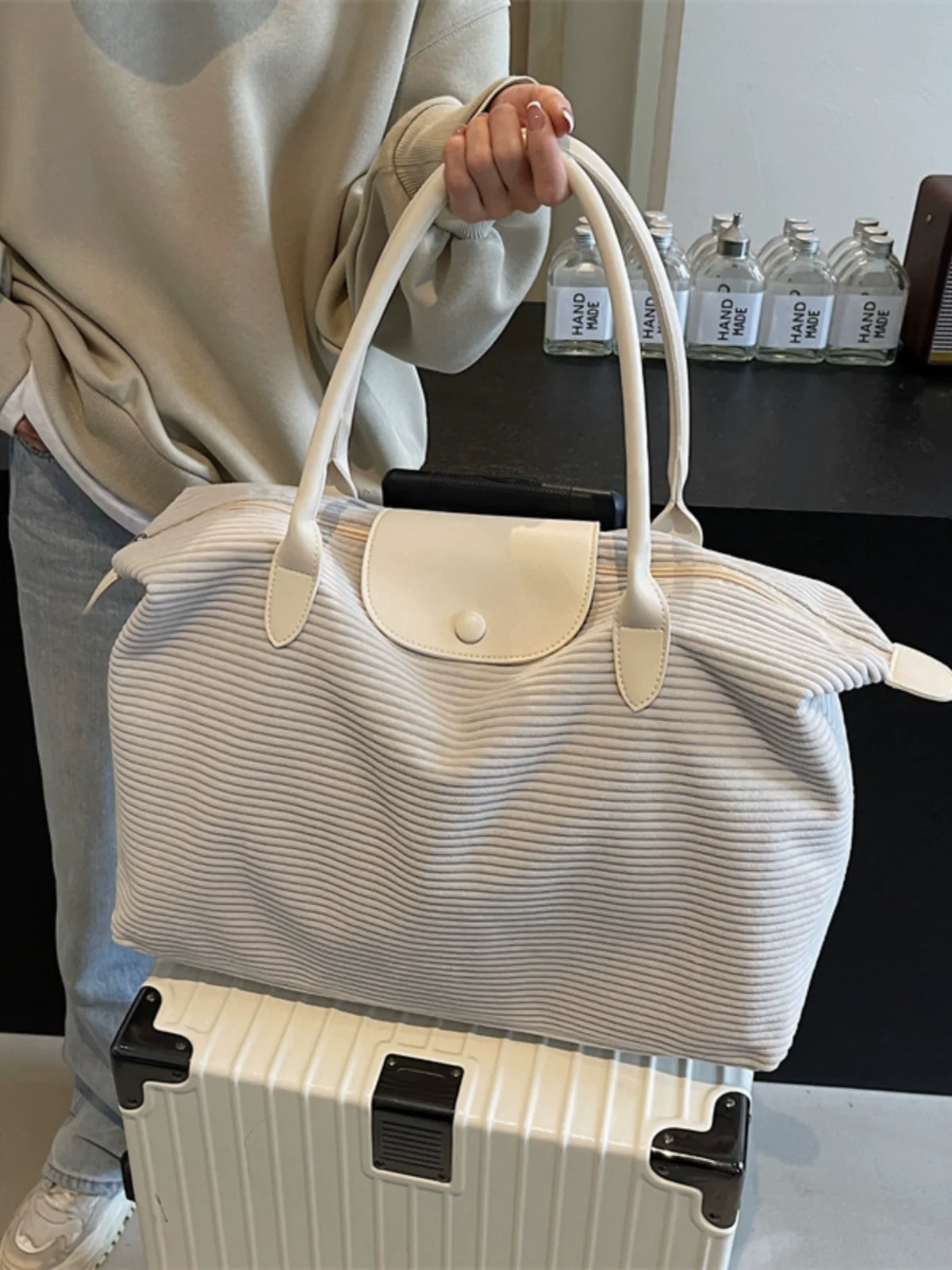 Large Capacity Commuter Travel Luggage Bag for Women 2025 Versatile Fitness Travel Bag Lightweight Shoulder Totes Storage Bags
Large Capacity Commuter Travel Luggage Bag for Women 2025 Versatile Fitness Travel Bag Lightweight Shoulder Totes Storage Bags