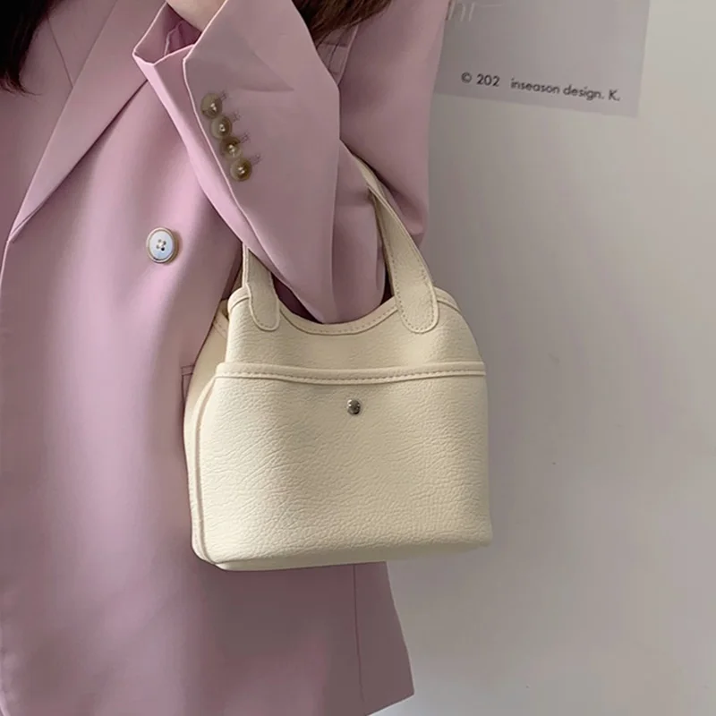 Elegant Women New Luxury Designers Handbag Lady Fashion Simplicity Soft Leather Messenger Female Affordable Wholesale Bucket Bag
Elegant Women New Luxury Designers Handbag Lady Fashion Simplicity Soft Leather Messenger Female Affordable Wholesale Bucket Bag