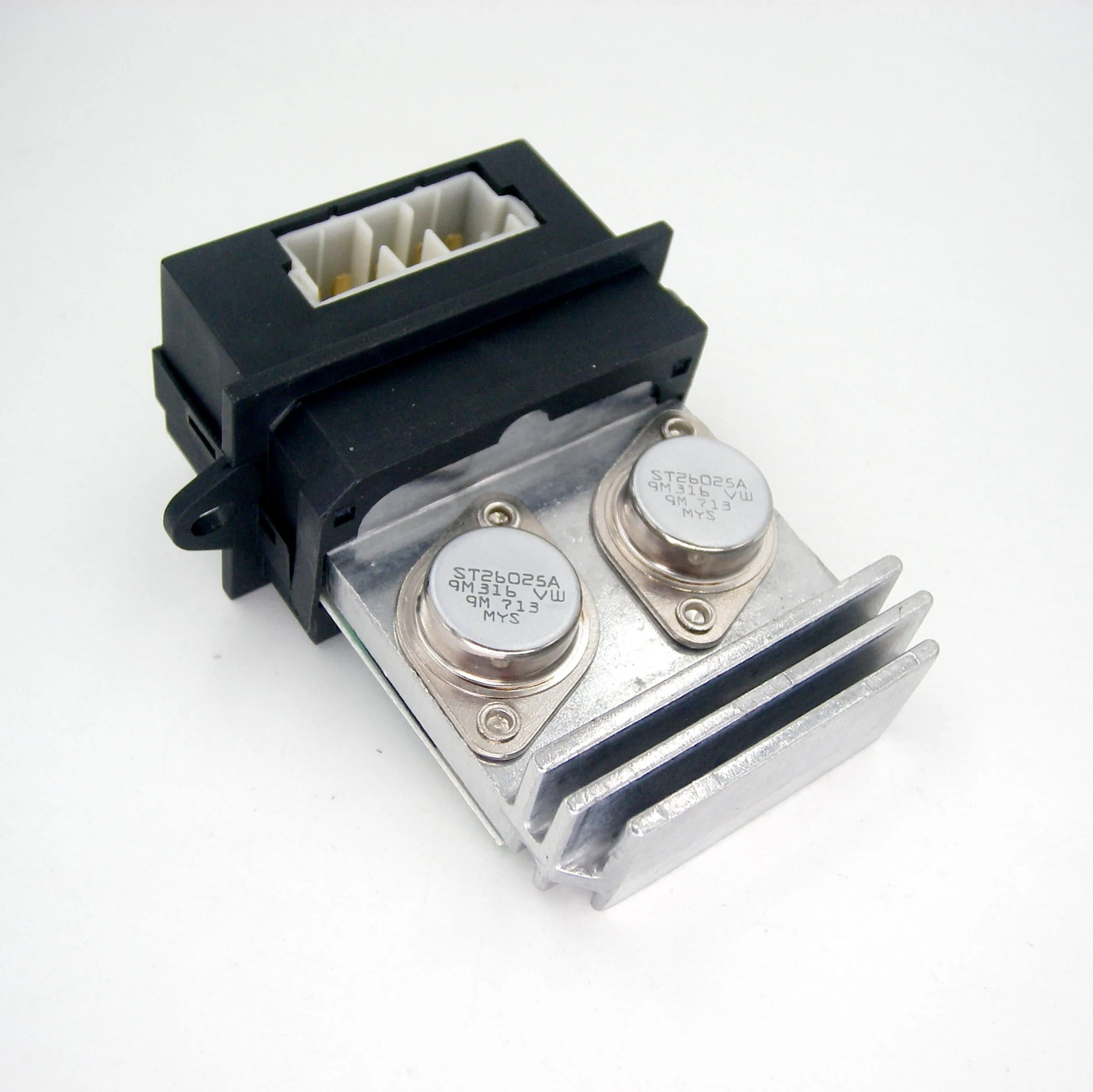 7702206221 7701033535 508588 740239N GA15260 3510038 Heater Blower Resistor For Renault Clio I Master II R19 R21
7702206221 7701033535 508588 740239N GA15260 3510038 Heater Blower Resistor For Renault Clio I Master II R19 R21