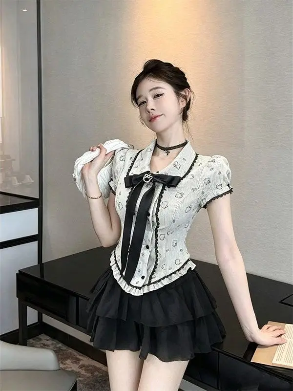 Cute School Girl Style Shirt And Skirt Set with Bow Tie Short Sleeve High Waist Puffy Cake Skirt Women's Fashion Ensemble
Cute School Girl Style Shirt And Skirt Set with Bow Tie Short Sleeve High Waist Puffy Cake Skirt Women's Fashion Ensemble
