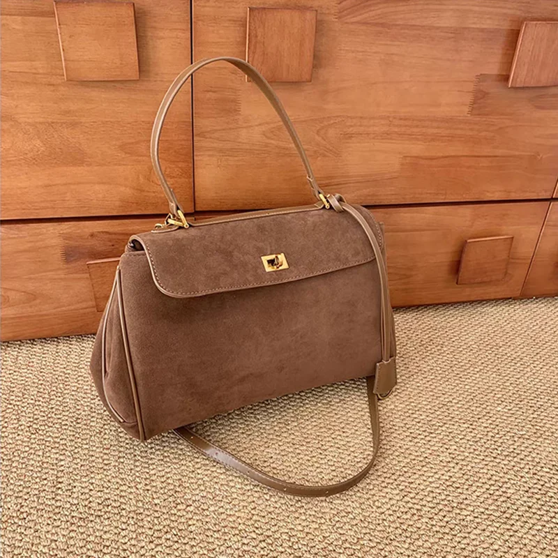2025 New Spring Women's Retro Frosted Handbag High Quality Large Capacity Shoulder Bag Fashion Trend Coffee Color Messenger Bags
2025 New Spring Women's Retro Frosted Handbag High Quality Large Capacity Shoulder Bag Fashion Trend Coffee Color Messenger Bags