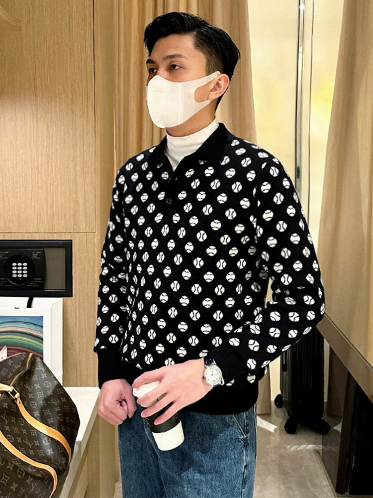 Briti Sle Slim Fit irt Men's Faion Luxury Embroidery Turn-down Collar Knitted Top Busin Retro Design
Briti Sle Slim Fit irt Men's Faion Luxury Embroidery Turn-down Collar Knitted Top Busin Retro Design