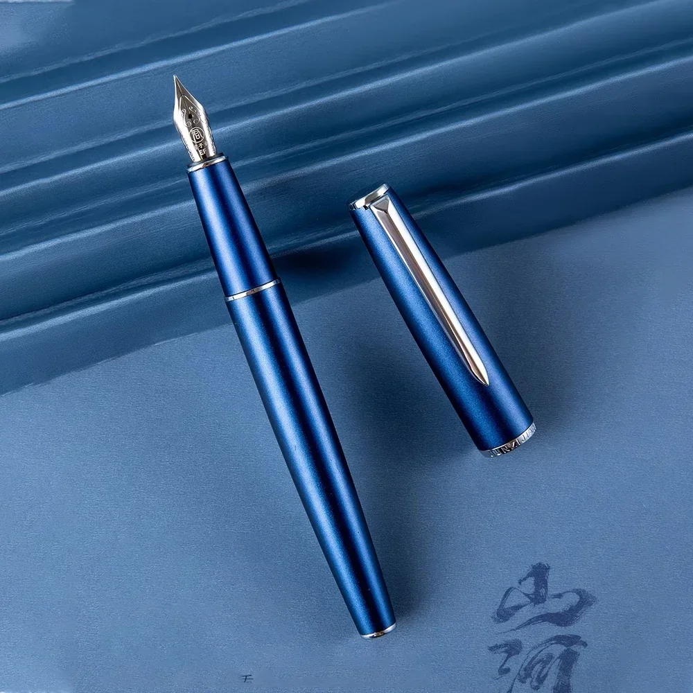 Новая металлическая перьевая ручка серии Junzijian Junqing с легким держателем для ручек, перо EF F, деловые офисные письменные принадлежности, канцелярские принадлежности
Новая металлическая перьевая ручка серии Junzijian Junqing с легким держателем для ручек, перо EF F, деловые офисные письменные принадлежности, канцелярские принадлежности